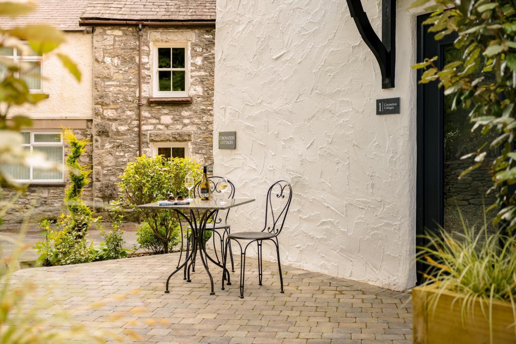 Coronation Cottages, Modernised 200-Year-Old Lake District Cottage Getaway For Two Lindale Exterior photo